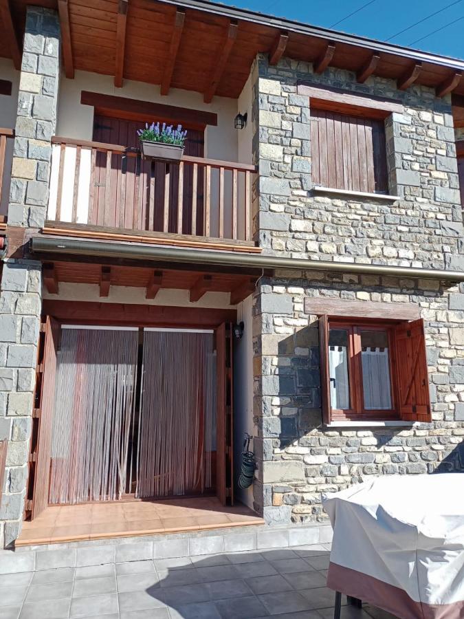 Pico La Selva Apartment Villanua Ngoại thất bức ảnh